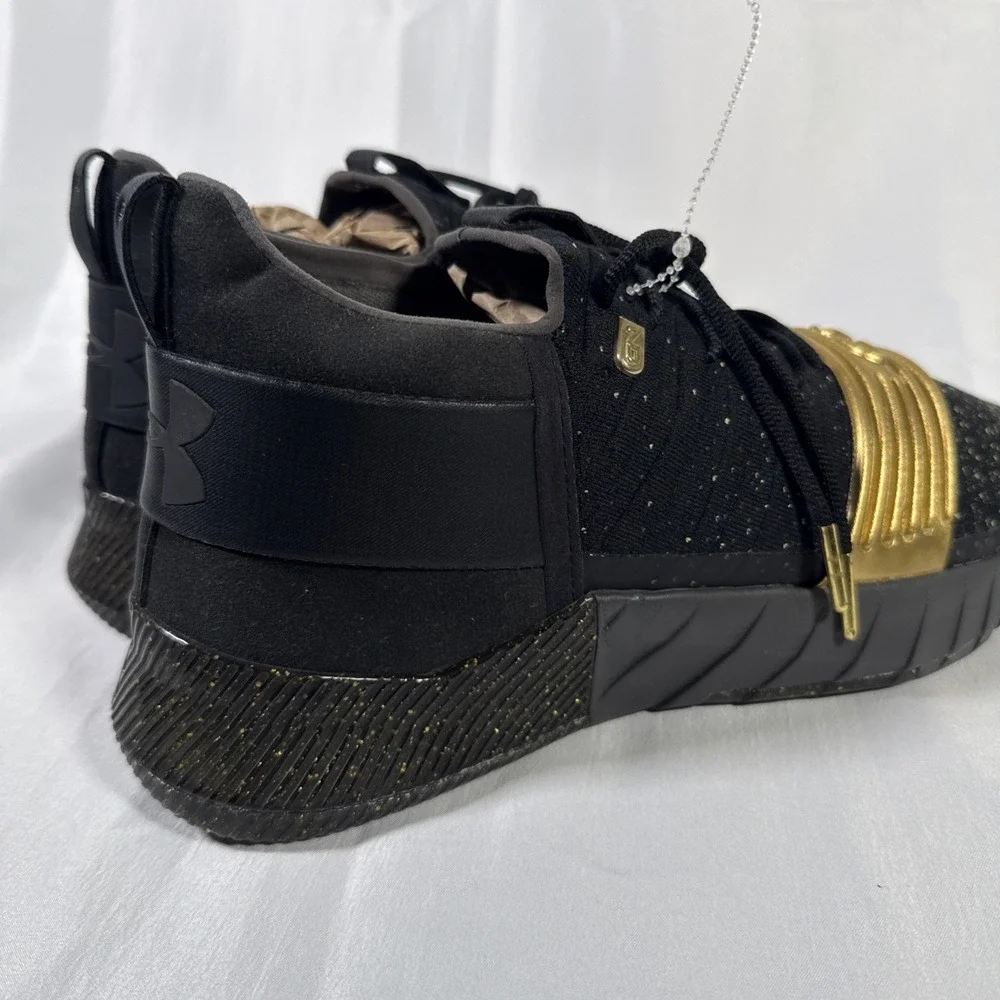 Under Armour UA C1N TR Mens 10.5 Black Gold Athletic Sneakers 3000233-001